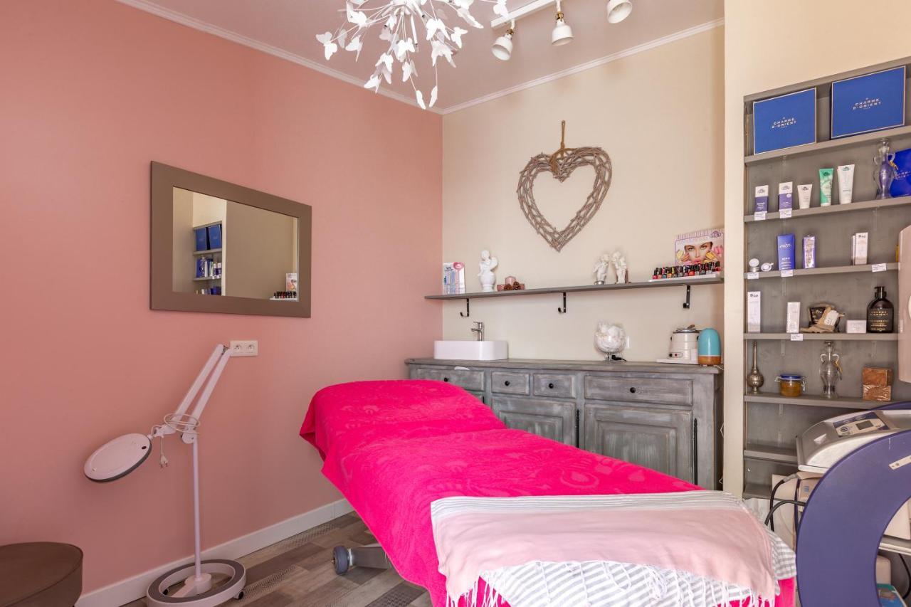 Bed and Breakfast Le Comptoir Des Ecoliers Gemozac Экстерьер фото