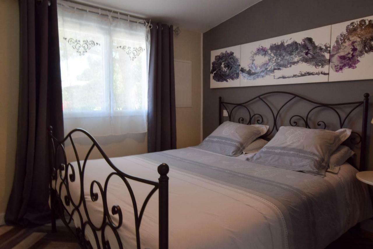 Bed and Breakfast Le Comptoir Des Ecoliers Gemozac Экстерьер фото