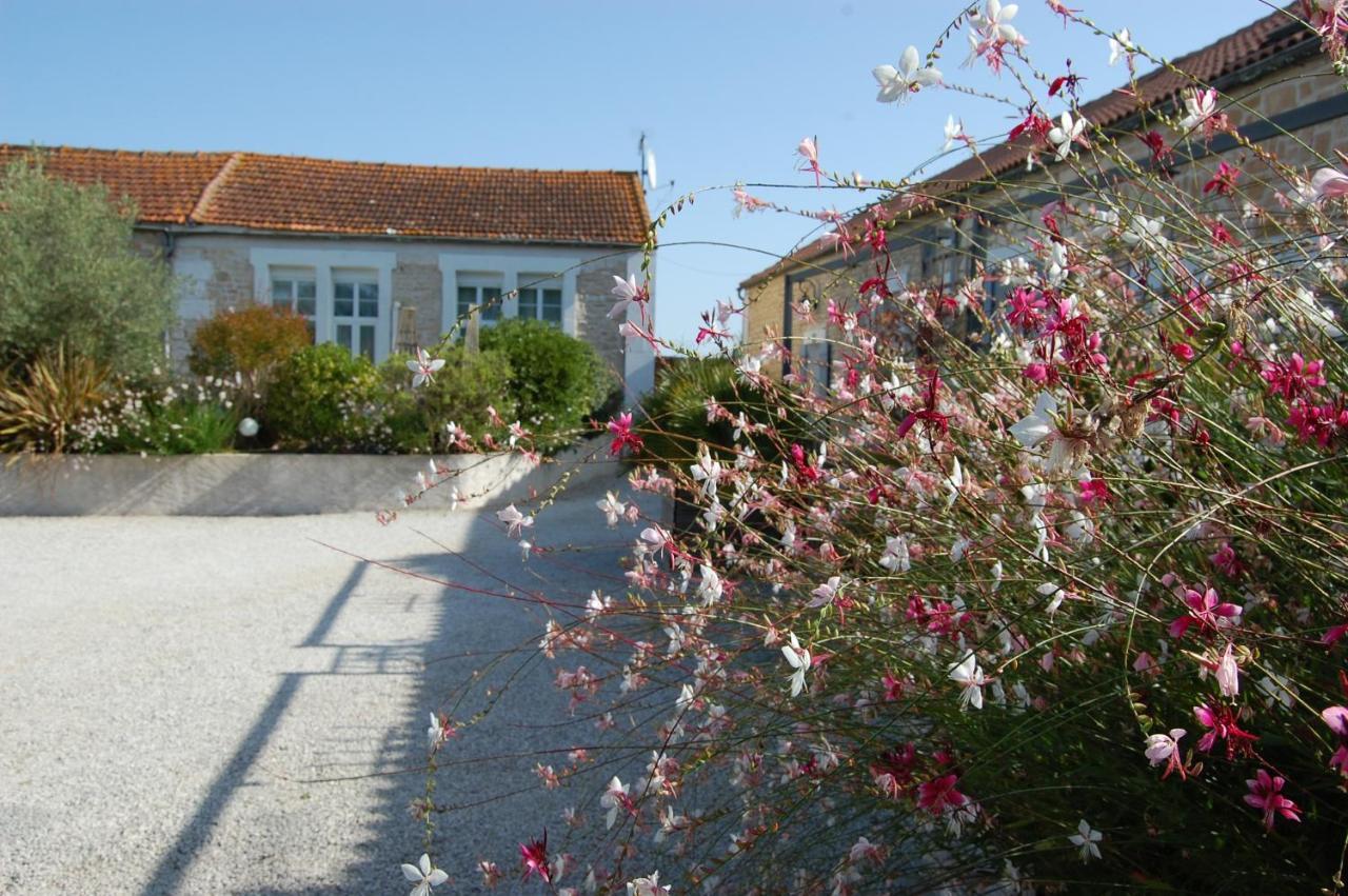 Bed and Breakfast Le Comptoir Des Ecoliers Gemozac Экстерьер фото